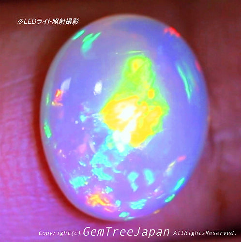 こちらは「ビックリ大胆企画😵」対象商品です❗️まるでオパール博物館第7弾❗️分断された2タイプの美しい遊色✌️クリスタル系エチオピアオパール3.28ct🎶