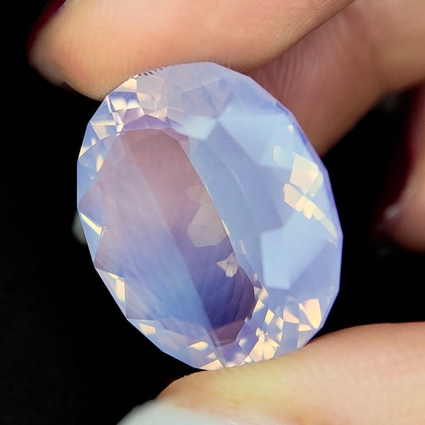 アメラテはいかが？✨混ざり合うミルクがお洒落✨バイカラーチックなミルキーアメジスト18.654ct✨ピアッちゃん作品〜宝石形が浮かぶZBカット〜
