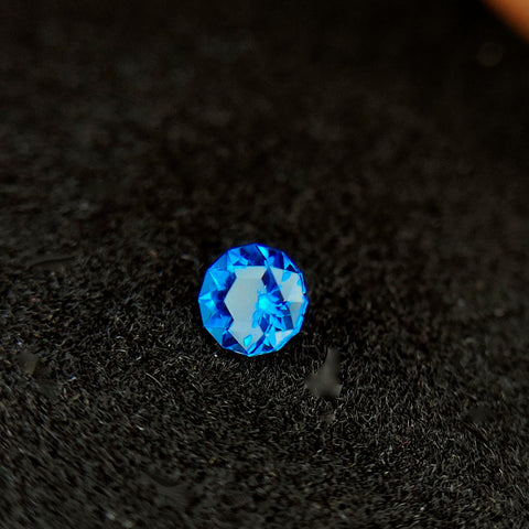 【ZBカット】アウィンナイト0.100ct. ピアッちゃん作品