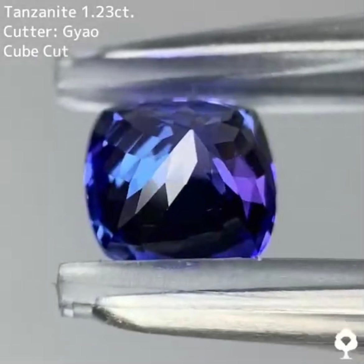 【お客さま専用】花のような煌めきを放つ多色性感じる美色クッションタンザナイト 1.23ct  ゲオちゃん作品【Cube Cut】20ZBご利用価格