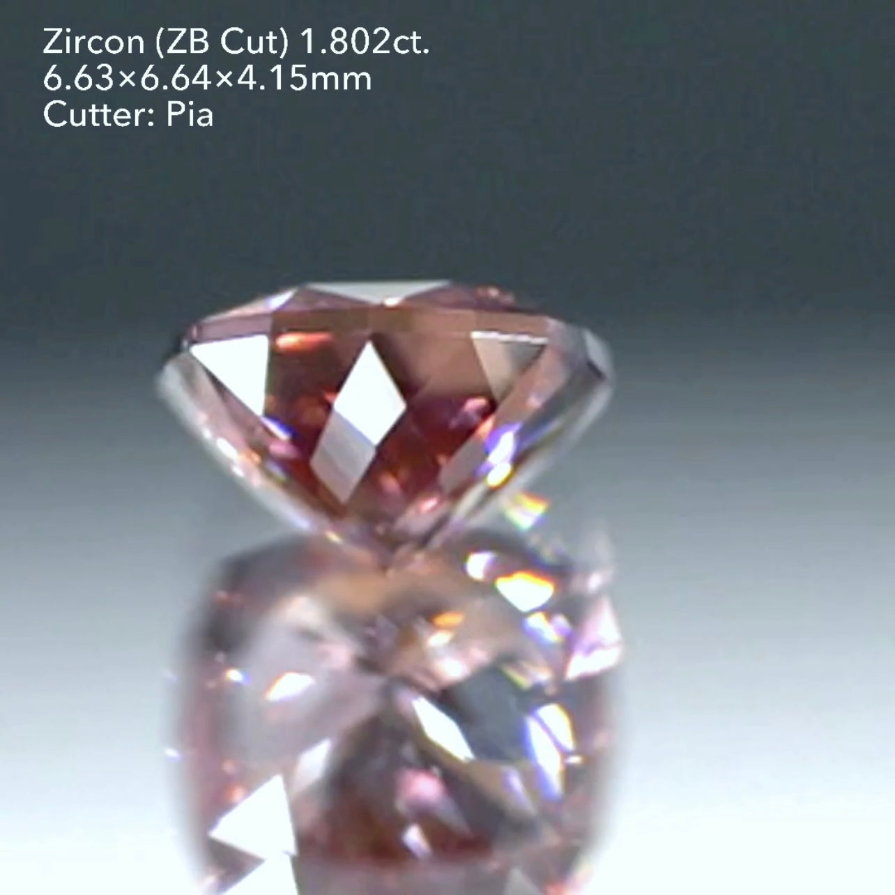 マラヤみたい❓オレンジィな大人のピンク💕ジルコン（ZB Cut）1.802ct