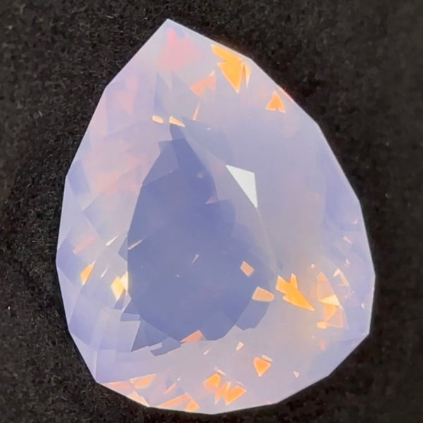 でっかわいい！ファンシーペアシェイプのミルキーアメジスト 26.36ct