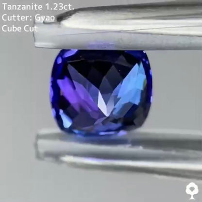 【お客さま専用】花のような煌めきを放つ多色性感じる美色クッションタンザナイト 1.23ct  ゲオちゃん作品【Cube Cut】20ZBご利用価格