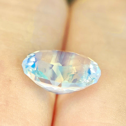 💎✖️８✨宝石形が見えるピアッちゃん新カット💎インクル見えるこの結晶感が幻想的🦄レインボームーンストーン1.400ct