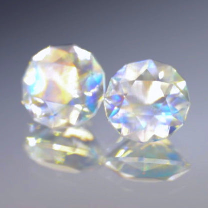 「12角形」で仕上げた奇跡の2個セット🌈🌕💎レインボームーンストーン0.823ct & 0.863ct✨ピアッちゃん作品✌️