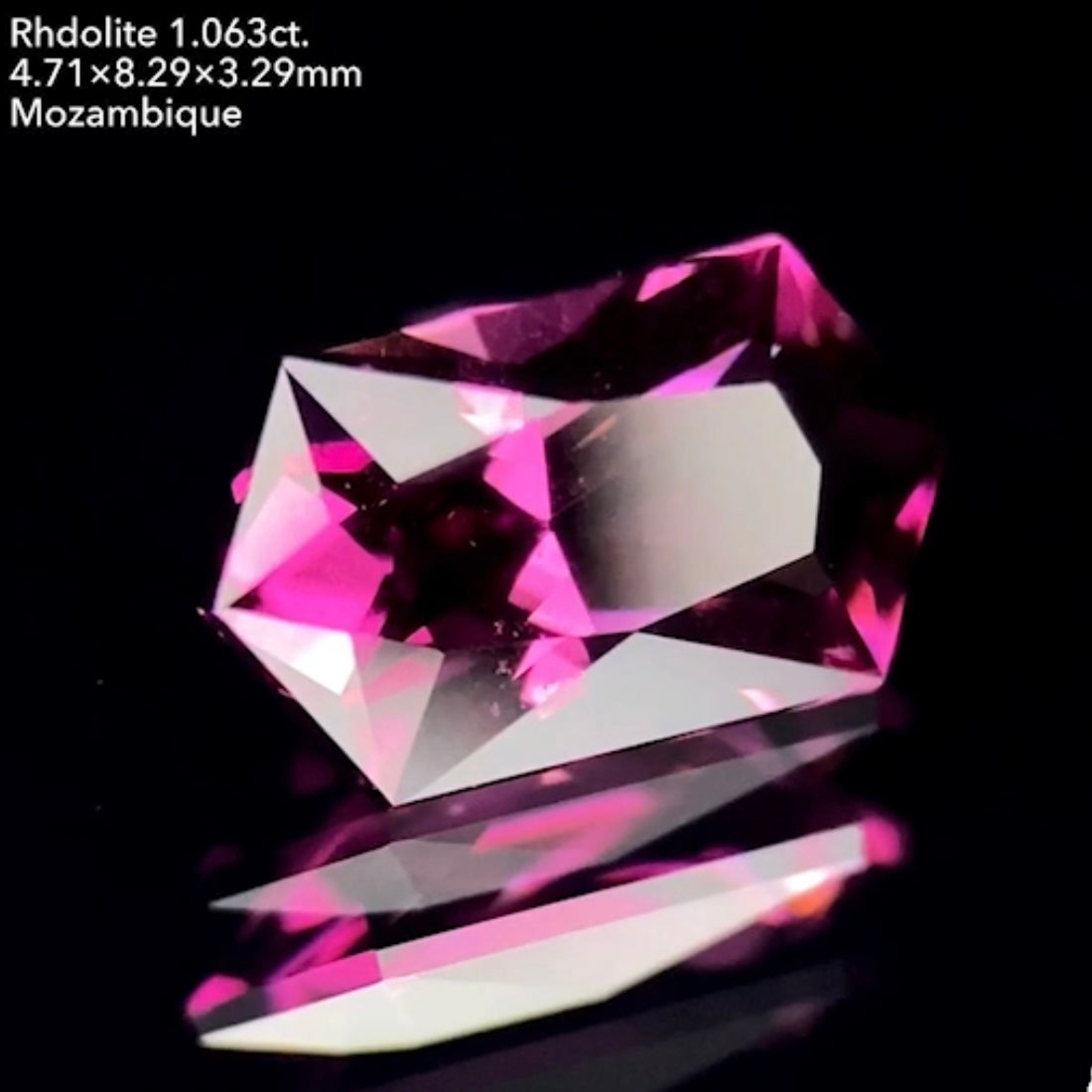 キタ！胸に刺さるルピーカット✨テリ強美色ロードライトガーネット1.063ct