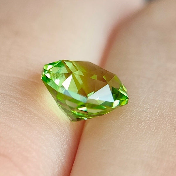 💎✖️５✨宝石形が見えるピアッちゃん新カット💎価値ある奇数形の中でも可愛さ引き立つ五角形テーブル🍀ペリドット1.03ct
