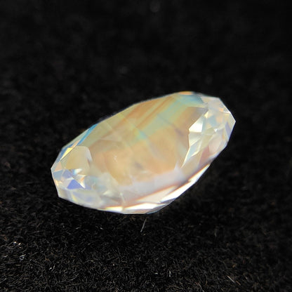 💎✖️８✨宝石形が見えるピアッちゃん新カット💎インクル見えるこの結晶感が幻想的🦄レインボームーンストーン1.400ct