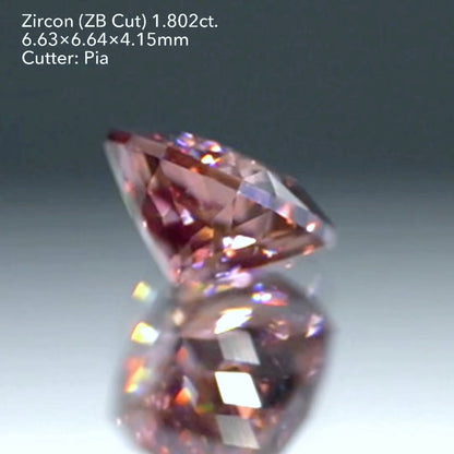 マラヤみたい❓オレンジィな大人のピンク💕ジルコン（ZB Cut）1.802ct