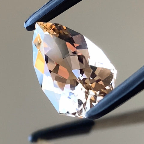 惹き込まれる感覚❗️師匠マジックのかかった魅惑のファンシーペアシェイプ✨シトリン4.62ct
