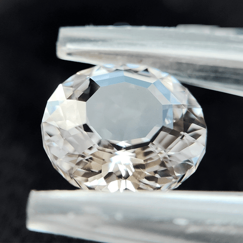 💎✖️１０❣️✨”フチドリ２段”で立体的な豪華なキラメキを♬✨宝石形が見えるピアッちゃん新カット💎ダンビュライト2.662ct