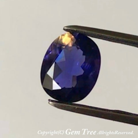 夜空を照らす月明りアイオライト2.884ct