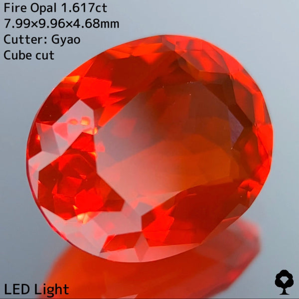 鮮やかオレンジが燃える変則キューブオーバル★ファイアーオパール 1.617ct【Cube cut】