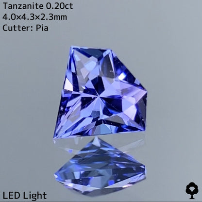 【宝石形カット】タンザナイト 0.20ct ピアッちゃん作品