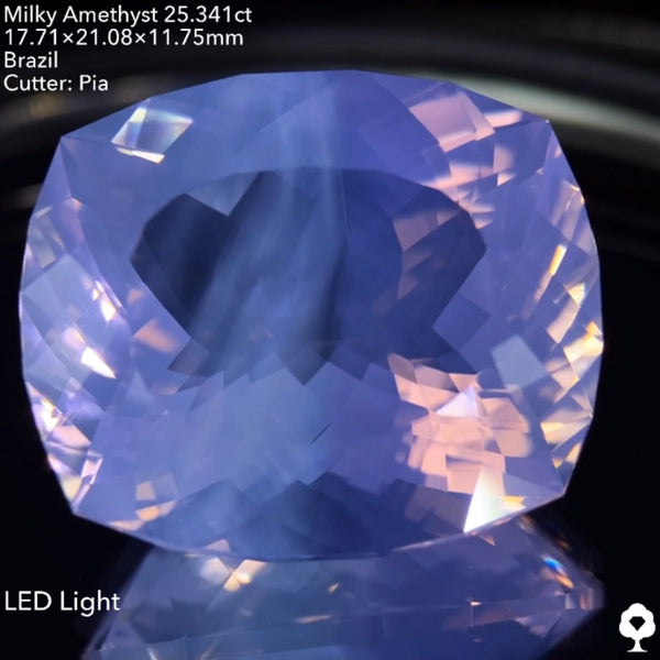 ミルキーな斜線が半々に描く面白い世界の美巨ファンシークッション★ミルキーアメジスト25.341ct ピアッちゃん作品