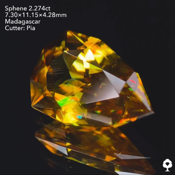 槍型から放たれるカラフルなファイアーが抜群のマダガスカル産★スフェーン2.274ct ピアッちゃん作品
