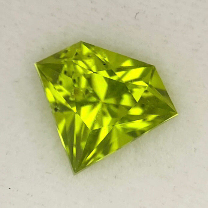 【ご落札者さま専用】宝石形ペリドット1.20ct. ピアッちゃん作品★7/5チャットオークション