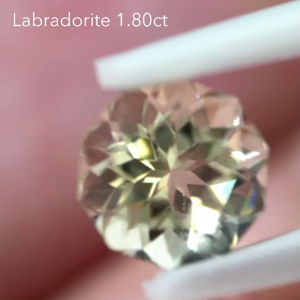 ラブラドライト1.80ct【8/18アンミルライブご紹介作品】