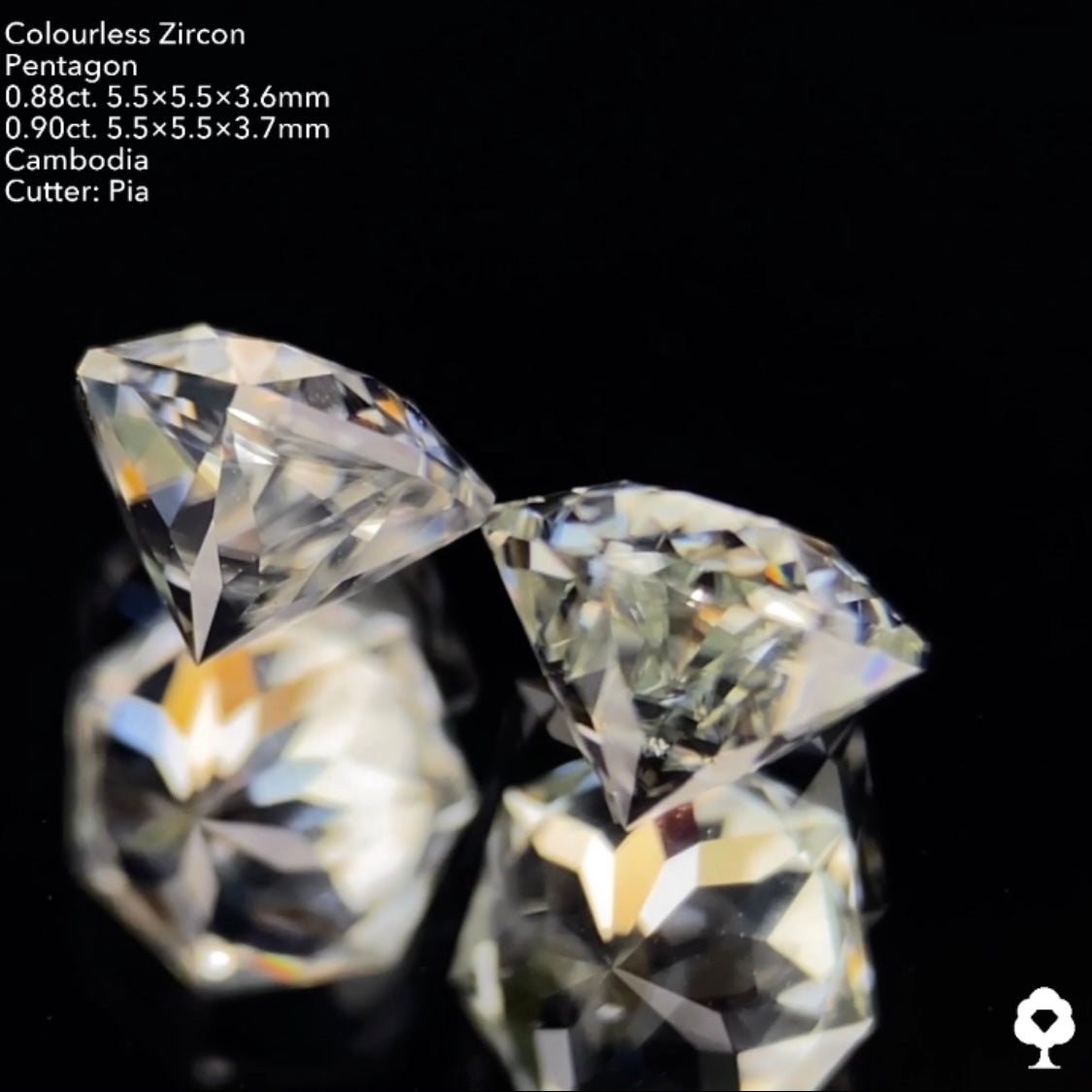 【SOLD OUT】カラーレスジルコンジルコン 0.78ct. / 0.85ct. 2個セット計1.63ct ピアッちゃん作品