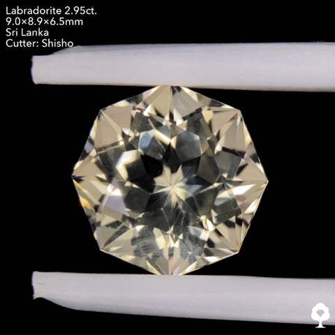 【お客さま専用】細やかな煌めきを放つ王道フラワー8角形★ラブラドライト2.95ct. 師匠作品