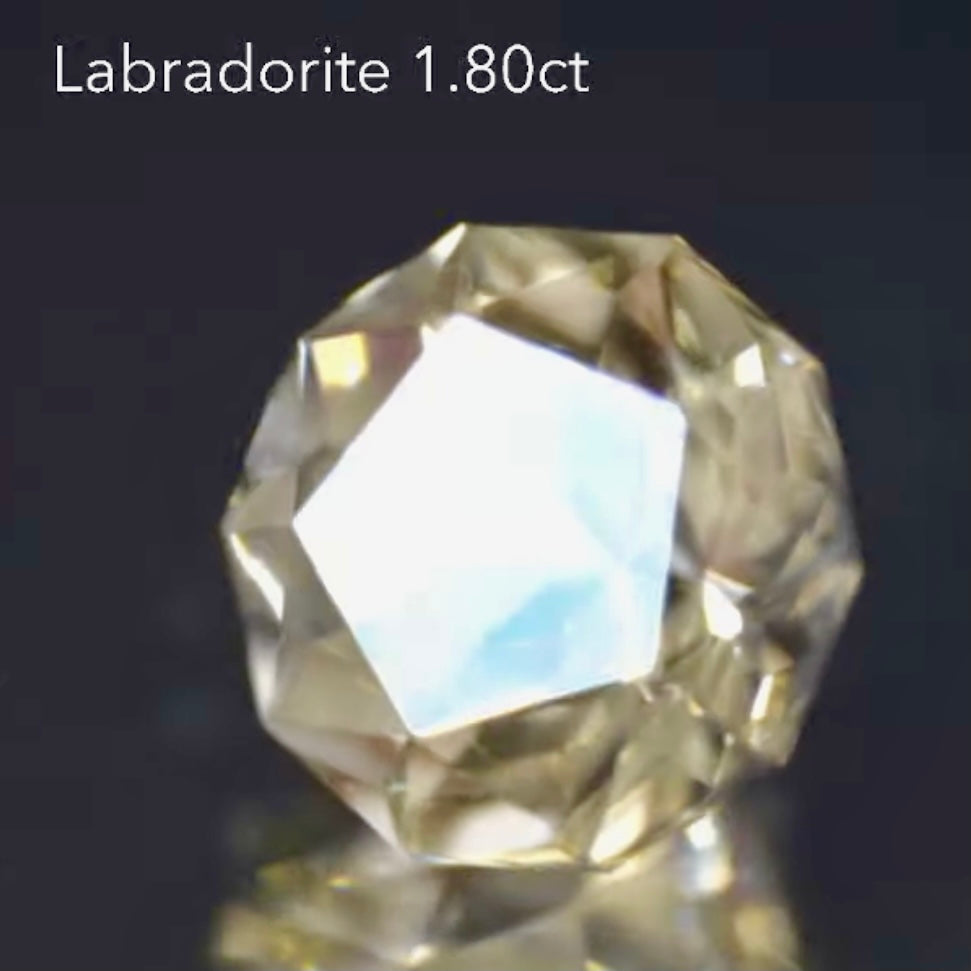 ラブラドライト1.80ct【8/18アンミルライブご紹介作品】