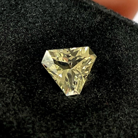 【💖GTCより特別出品💖】クォリティバツグン👍新トリリアントラブラドライト1.12ct❤︎師匠作品 ✨